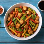Tofu sauté aux légumes croquants